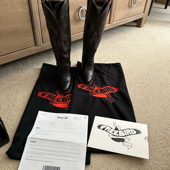 Brand new in box with dust covers and original boot stuffing.  Size 6. - Picture 7 of 9